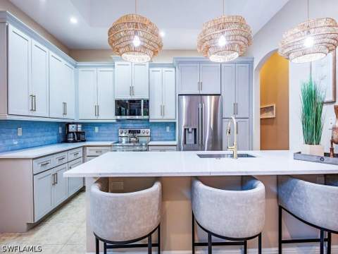 7890 Allende Ln, Naples FL - photo 8 of 33