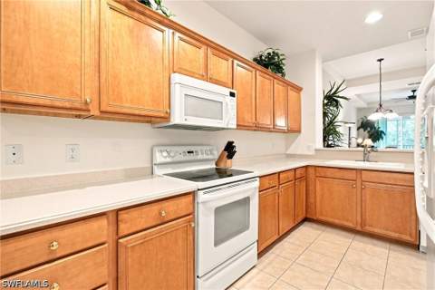 4874 Hampshire Ct 303, Naples FL - photo 8 of 50