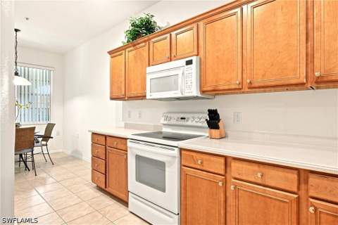 4874 Hampshire Ct 303, Naples FL - photo 9 of 50