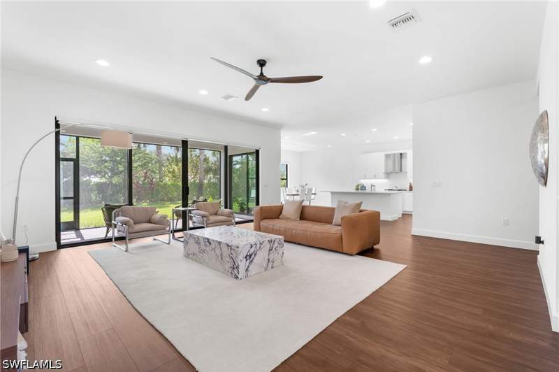 4 bedroom SingleFamilyResidence at 20557 Fair Oak Ln, Rivercreek In Estero, Estero — photo 4