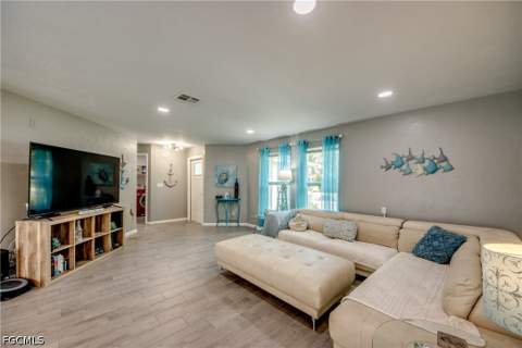 1214 Baldwin Pl, Lehigh Acres FL - photo 12 of 40