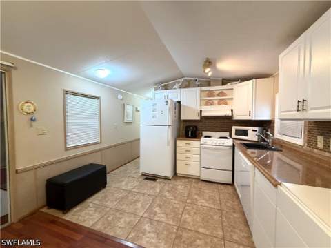 4591 Candlestick Ct E, Estero FL - photo 12 of 20