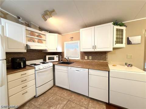4591 Candlestick Ct E, Estero FL - photo 13 of 20