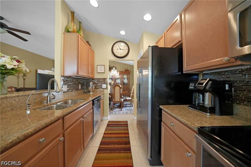 3 bedroom SingleFamilyResidence at 2457 Anguilla Dr, Sandoval, Cape Coral — photo 2