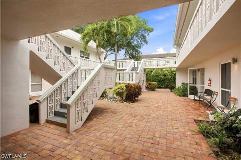 780 10th Ave S 1, Naples FL - photo 10 of 15