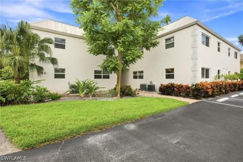 780 10th Ave S 1, Naples FL - photo 9 of 15