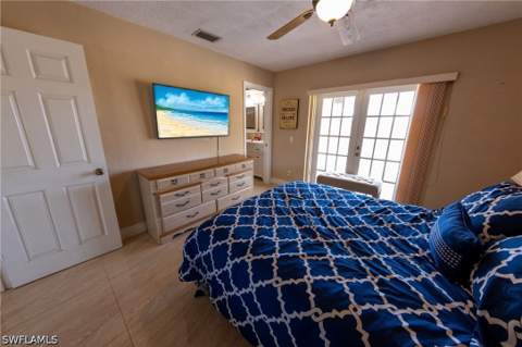 188 Gulfstream St, Marco Island FL - photo 10 of 28