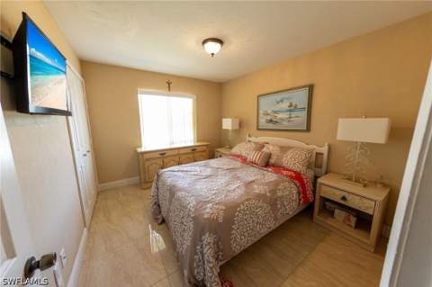 188 Gulfstream St, Marco Island FL - photo 13 of 28