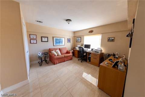 188 Gulfstream St, Marco Island FL - photo 17 of 28