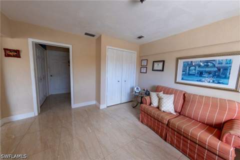 188 Gulfstream St, Marco Island FL - photo 18 of 28