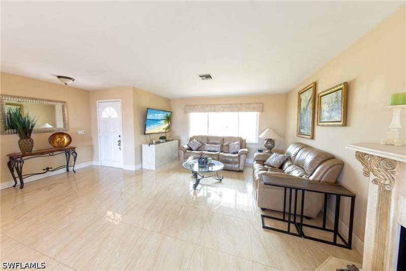 3 bedroom SingleFamilyResidence at 188 Gulfstream St, Marco Island, Marco Island — photo 2