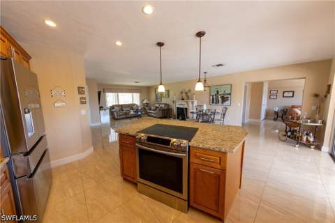 188 Gulfstream St, Marco Island FL - photo 6 of 28