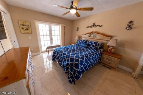 188 Gulfstream St, Marco Island FL - photo 9 of 28
