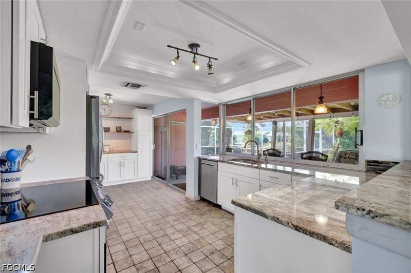 3 bedroom SingleFamilyResidence at 4232 SE 8th Pl, Cape Coral, Cape Coral — photo 3