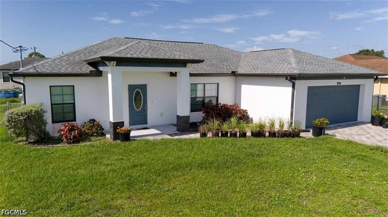 3 bedroom SingleFamilyResidence at 9014 Lamkin Cir, Port Labelle, Labelle — photo 2