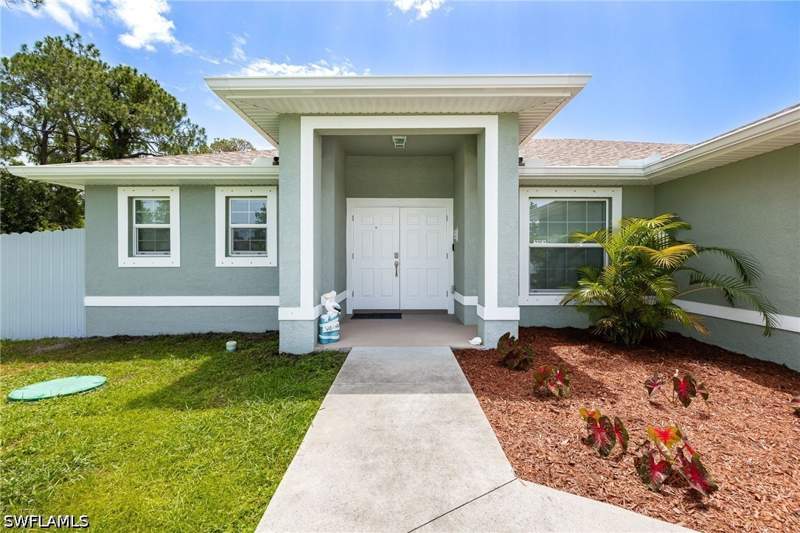 3 bedroom SingleFamilyResidence at 1020 Prospect Ave, Lehigh Acres, Lehigh Acres — photo 2