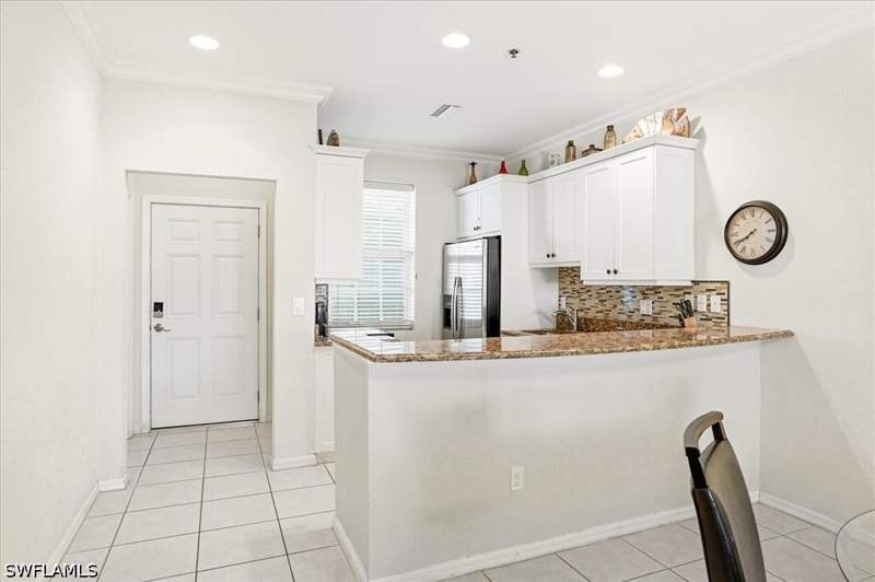 2 bedroom Condominium at 140 Palm St 207, Olde Marco Inn, Marco Island — photo 4
