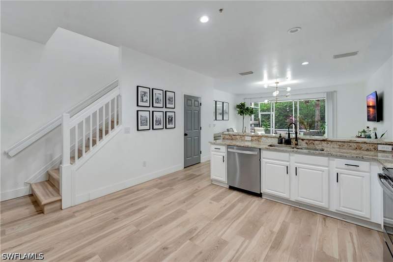 3 bedroom Townhouse at 16082 Caldera Ln, Milano, Naples — photo 5