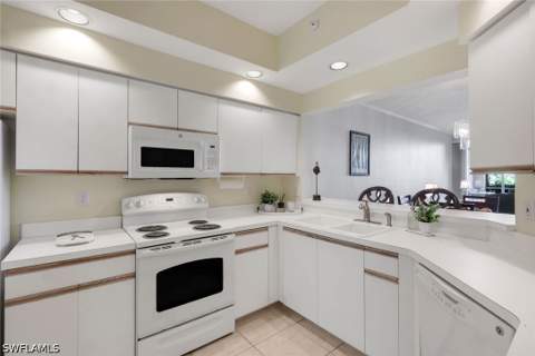 4110 Sawgrass Point Dr 104, Bonita Springs FL - photo 6 of 33
