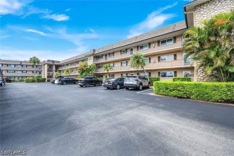 5419 Rattlesnake Hamm Rd 105F, Naples FL - photo 16 of 17