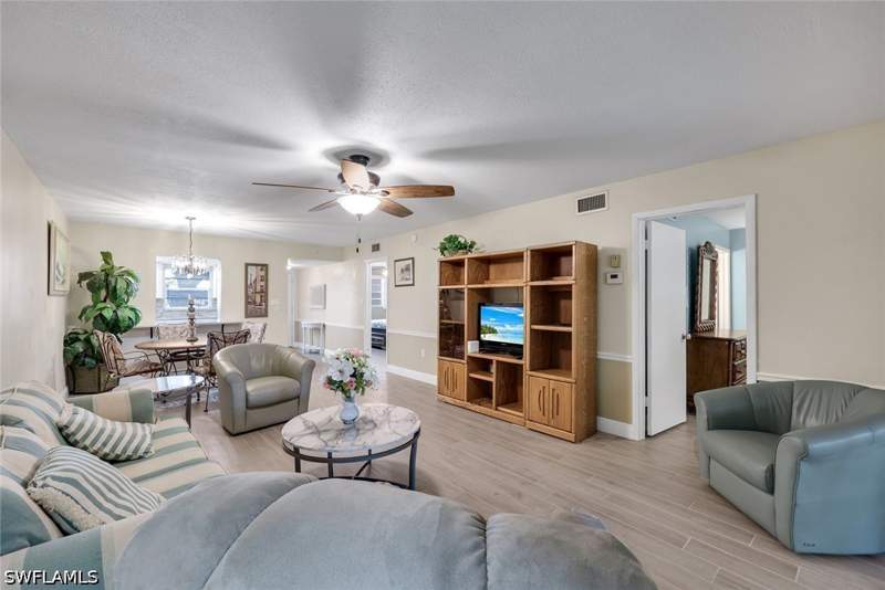 2 bedroom Condominium at 5419 Rattlesnake Hamm Rd 105F, Country Club Manor, Naples — photo 3