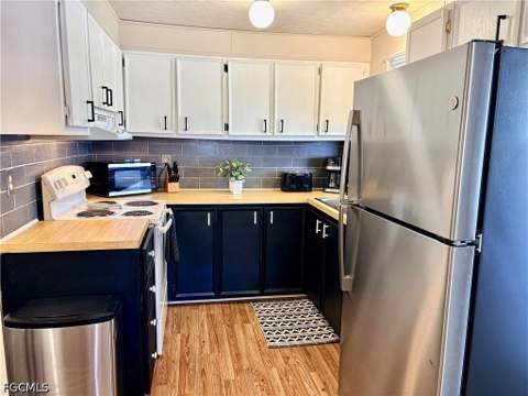 2790 Indianwood Dr, North Fort Myers FL - photo 6 of 33