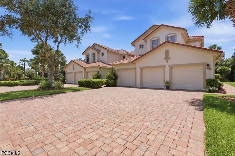 3 bedroom Condominium at 16113 Mount Abbey Way 202, Oxford Pointe, Fort Myers — photo 2