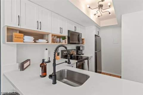 600 Neapolitan Way 146, Naples FL - photo 6 of 16