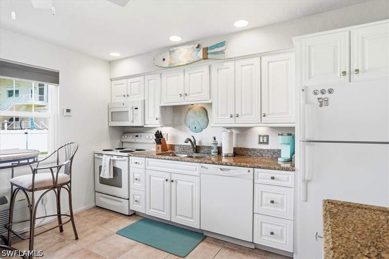 1 bedroom Condominium at 850 Palm St F2, Marco Inn Villas, Marco Island — photo 4