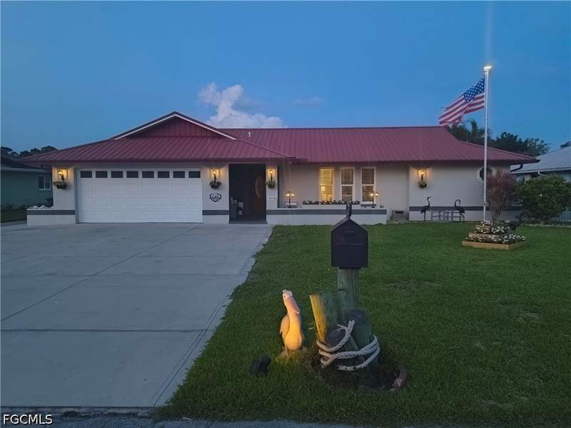 4 bedroom SingleFamilyResidence at 7219 Reymoor Dr, United Florida Fruit Company 1st Addition Subd, North Fort Myers — photo 2