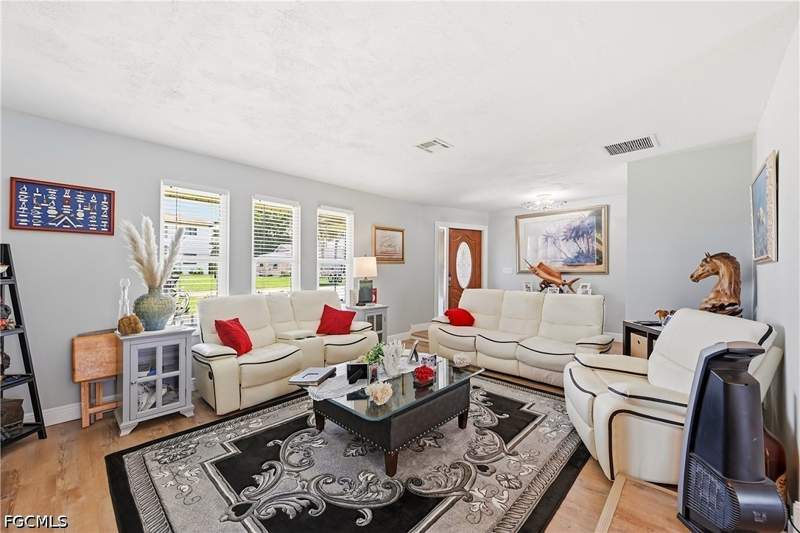 4 bedroom SingleFamilyResidence at 7219 Reymoor Dr, United Florida Fruit Company 1st Addition Subd, North Fort Myers — photo 5