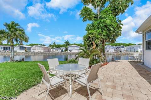 386 Leopard Ln 386, Naples FL - photo 20 of 48