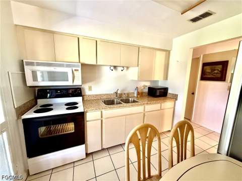 4 Desert Ash Ct, Lehigh Acres FL - photo 12 of 20