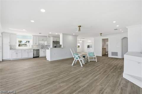 266 Curlew St, Fort Myers Beach FL - photo 8 of 50