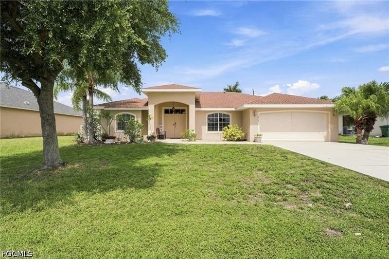 3 bedroom SingleFamilyResidence at 3418 Oasis Blvd, Cape Coral, Cape Coral — photo 2