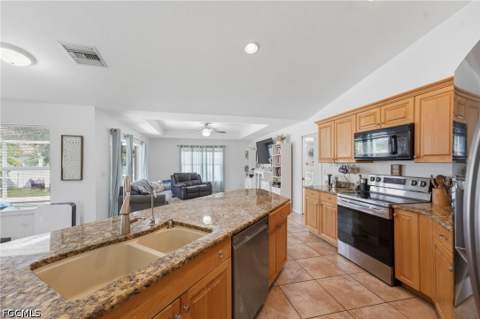 3418 Oasis Blvd, Cape Coral FL - photo 8 of 33