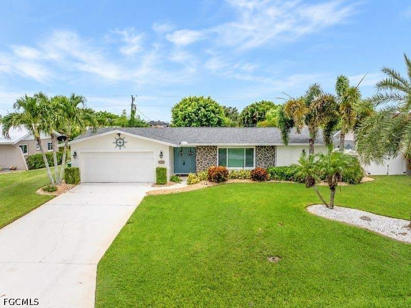 3 bedroom SingleFamilyResidence at 1220 SE 22nd St, Cape Coral, Cape Coral — photo 2