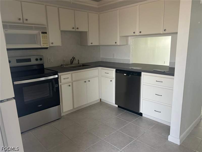 2 bedroom Condominium at 4260 SE 20th Pl 205, River Towers Condo, Cape Coral — photo 5