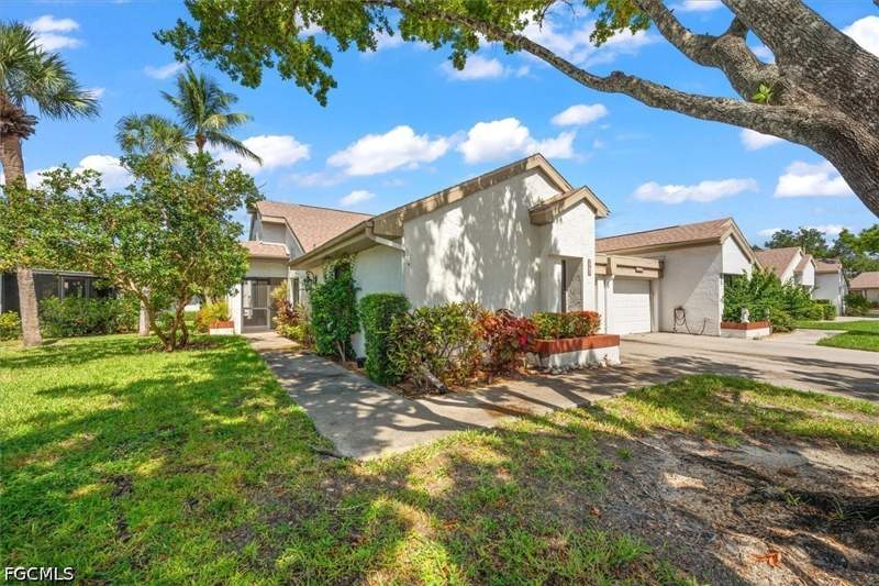 2 bedroom Attached at 1787 Pine Glade Cir, Seven Lakes, Fort Myers — photo 2