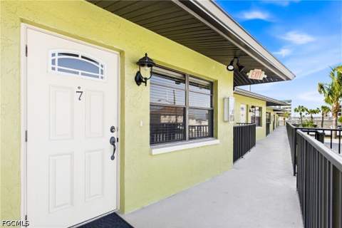 4711 SE 5th Ave 7, Cape Coral FL - photo 9 of 33