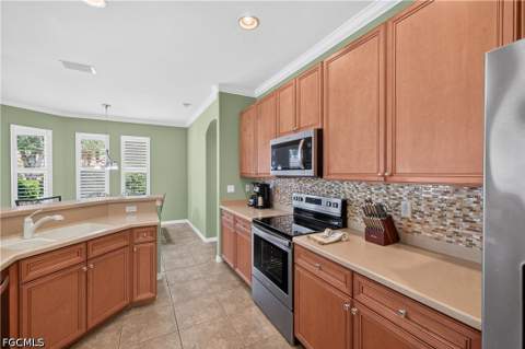 13818 Village Creek Dr, Fort Myers FL - photo 17 of 32