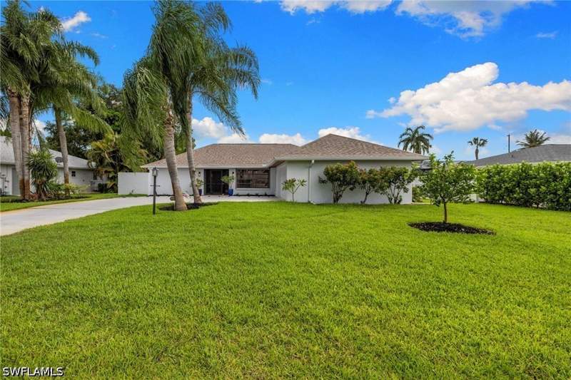 3 bedroom SingleFamilyResidence at 433 Golfview Dr, Palm River Estates, Naples — photo 3