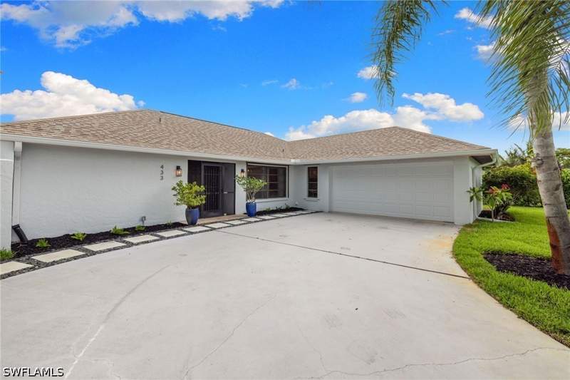 3 bedroom SingleFamilyResidence at 433 Golfview Dr, Palm River Estates, Naples — photo 4