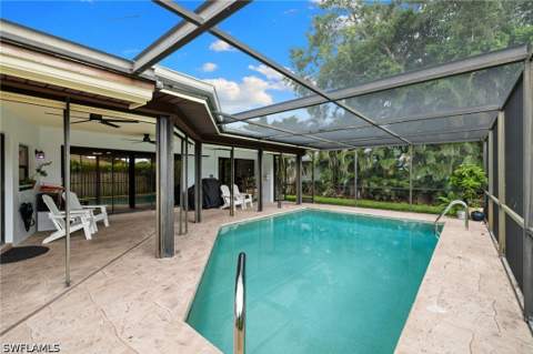433 Golfview Dr, Naples FL - photo 7 of 49
