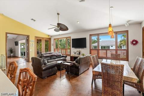 1680 Avion Pl, Naples FL - photo 11 of 50