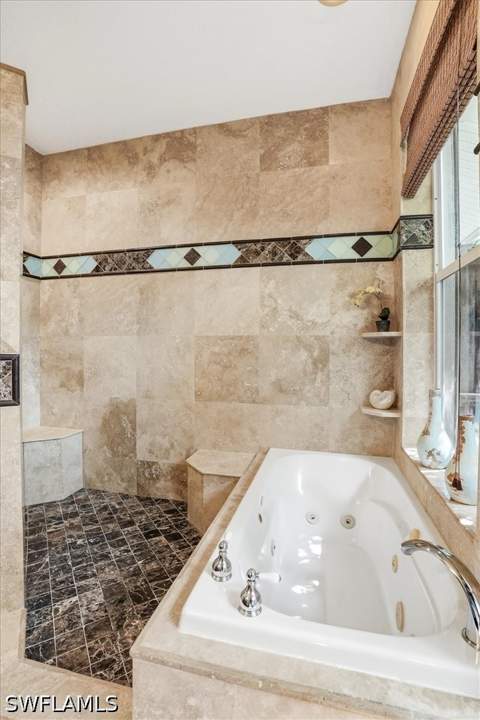 1680 Avion Pl, Naples FL - photo 22 of 50