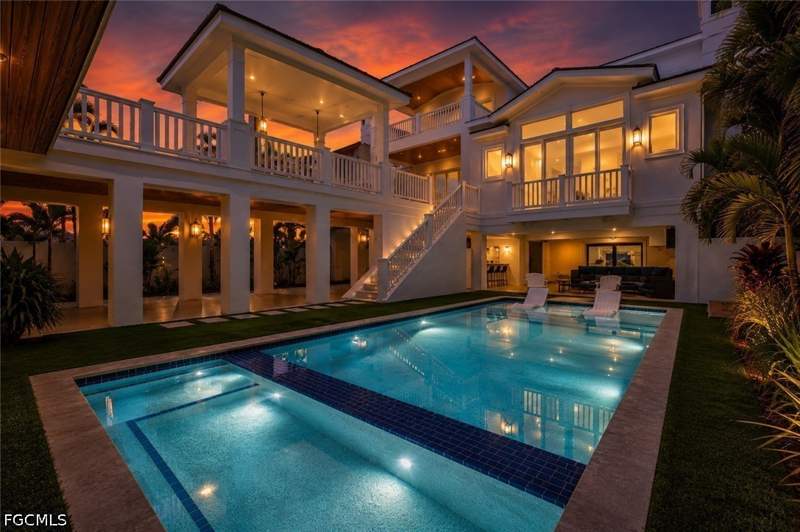 6 bedroom SingleFamilyResidence at 11516 Andy Rosse Ln, Fa Lanes Bayview, Captiva — photo 2