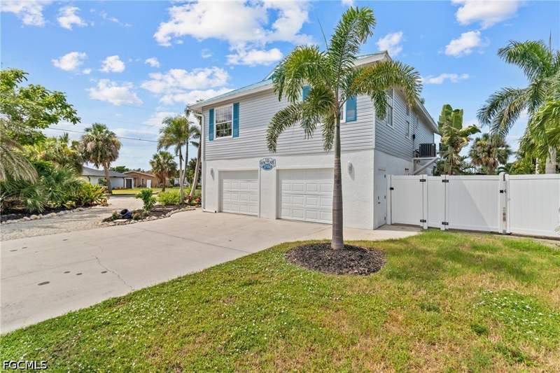 2 bedroom SingleFamilyResidence at 17750 Rebecca Ave, Tip Top Terrace, Fort Myers Beach — photo 2