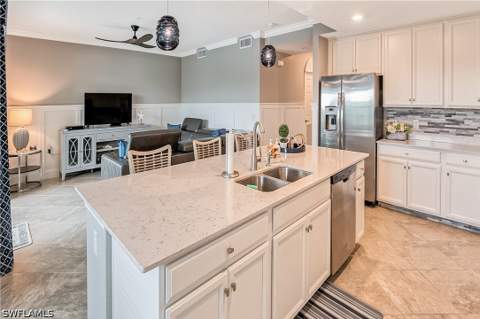 9572 Trevi Ct 5037, Naples FL - photo 7 of 38