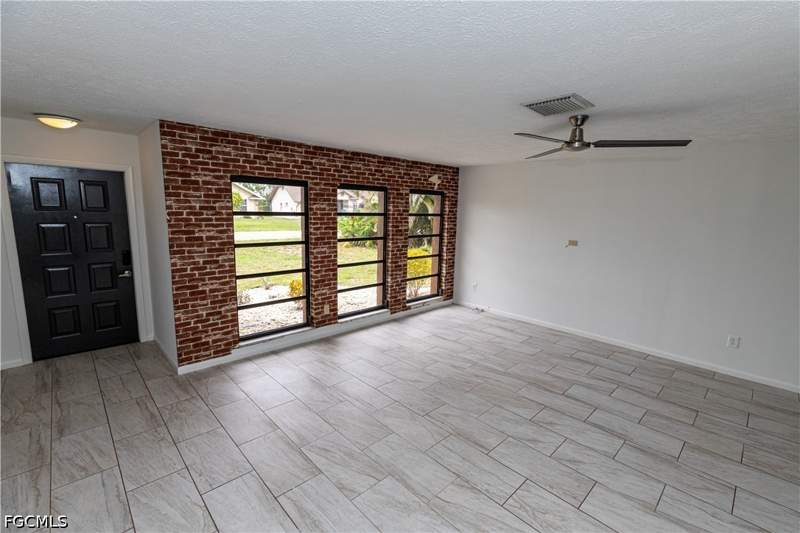 2 bedroom SingleFamilyResidence at 25572 Fenner Cir, Bonita Springs Golf & Country Club, Bonita Springs — photo 4